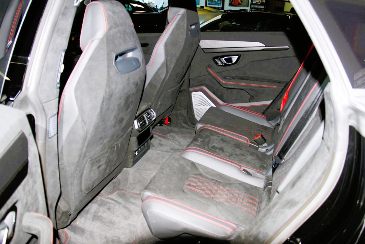 2023 Lamborghini Urus Performante Photo