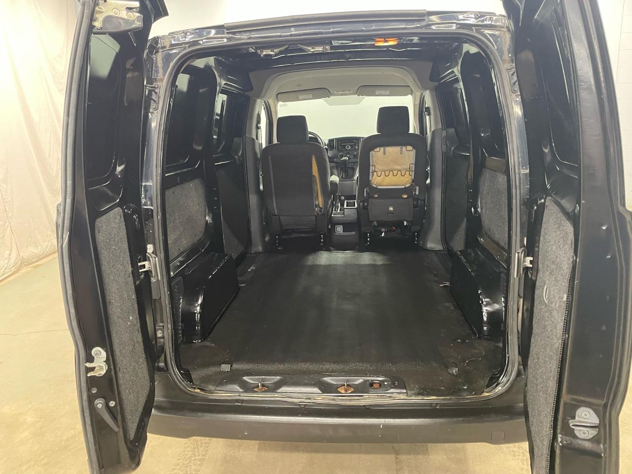 2015 Nissan NV200 SV Photo15