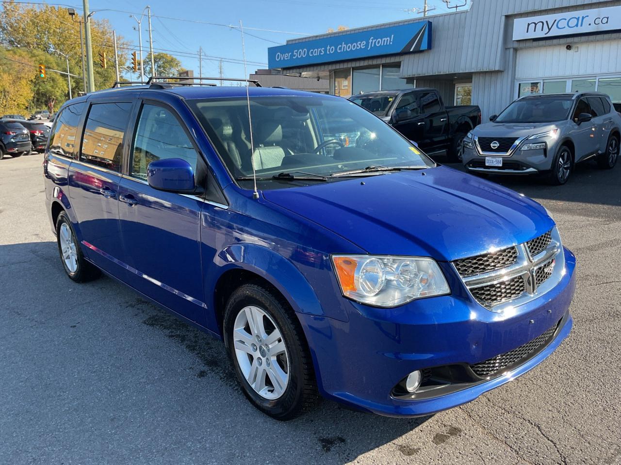 Used 2020 Dodge Grand Caravan Crew 3.6L CREW!!!  BACKUP CAM. HEATED SETAS. LEATHER. NAV. ALLOYS. A/C. CRUISE. PWR GROUP. KEYLESS ENTRY. for sale in Kingston, ON