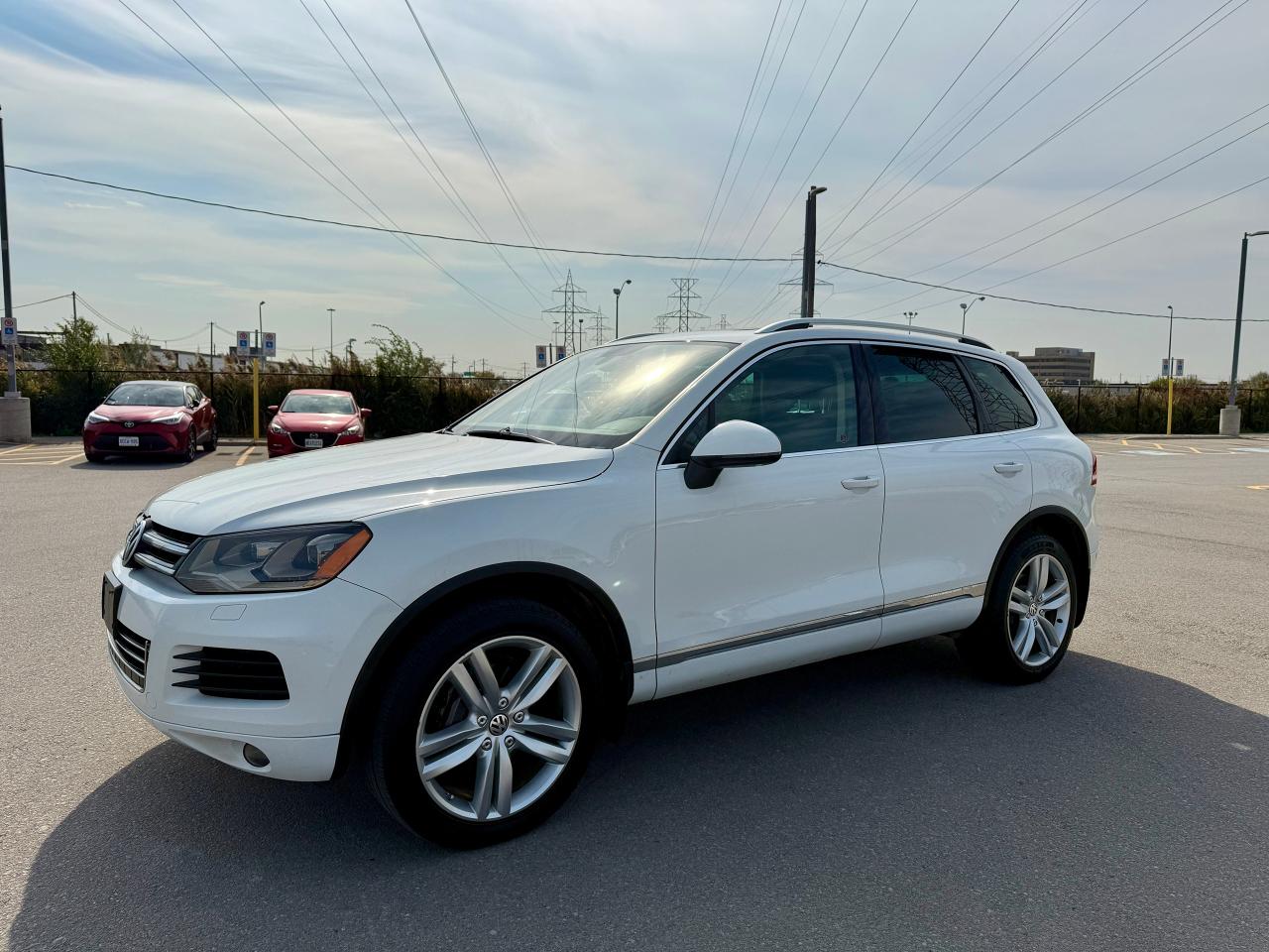 2013 Volkswagen Touareg 4dr V6 Highline Photo3