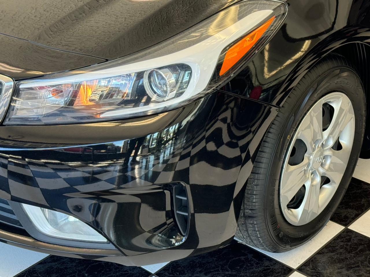 2017 Kia Forte LX+New Tires+ApplePlay+Heated Seats+CLEAN CARFAX Photo101