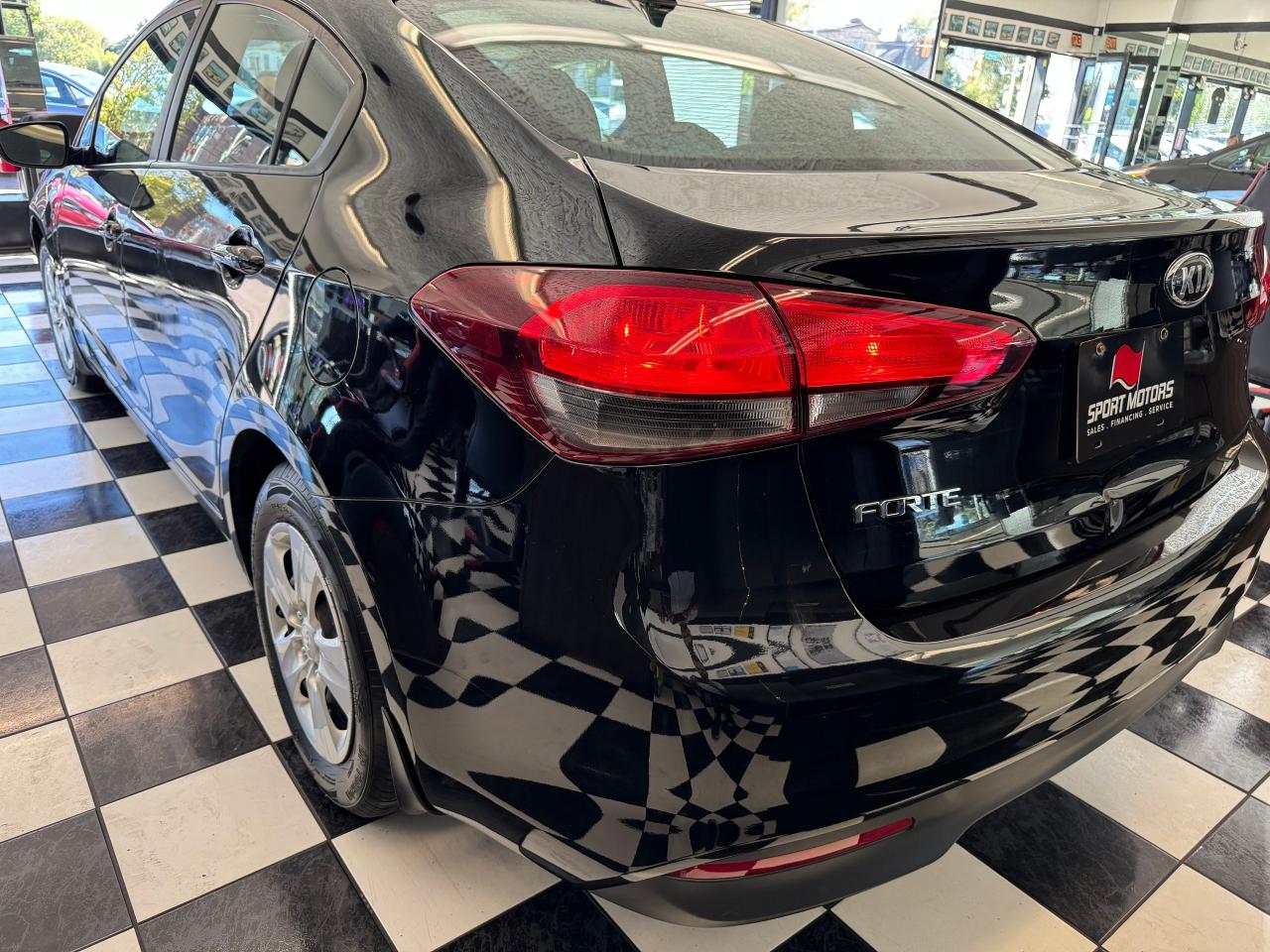 2017 Kia Forte LX+New Tires+ApplePlay+Heated Seats+CLEAN CARFAX Photo39
