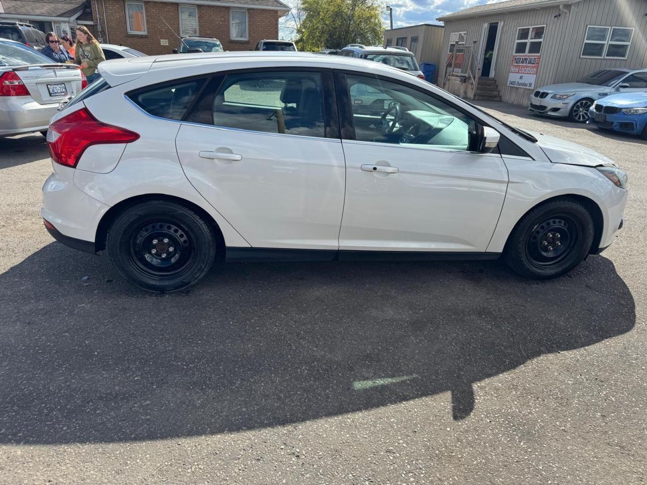 2012 Ford Focus Titanium, LEATHER, WINTER TIRES, CERTIFIED - Photo #6