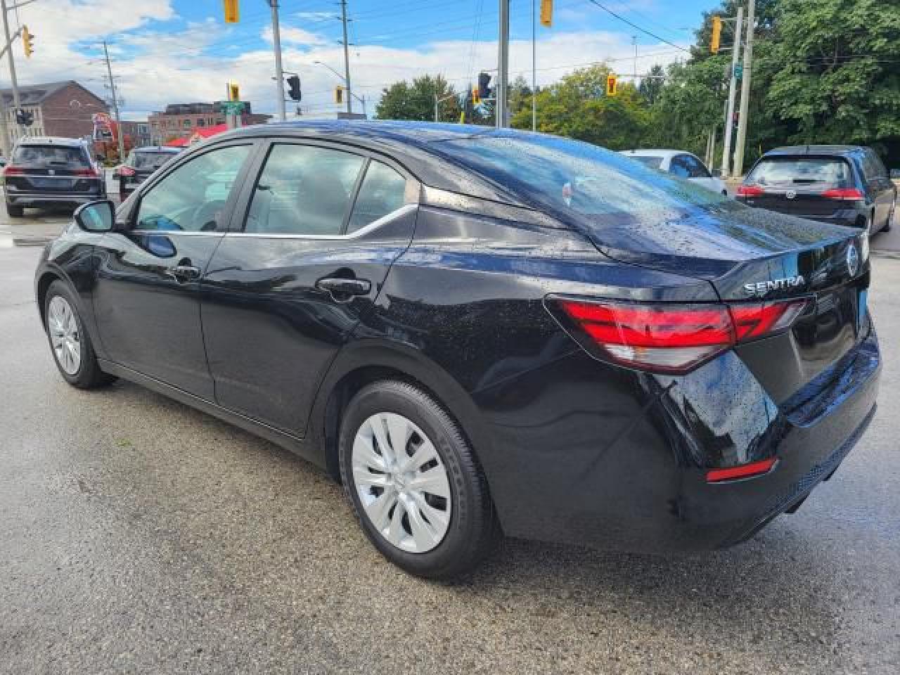 2022 Nissan Sentra S Photo5