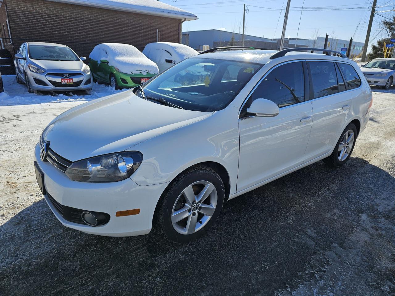 Used 2013 Volkswagen Golf Wagon AUTO, 2.5L, PANORAMIC, A/C, POWER GROUP, MINT for sale in Ottawa, ON