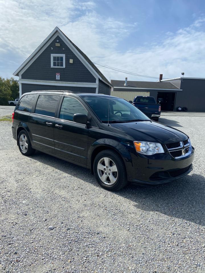2017 Dodge Grand Caravan CANADA VALUE PACKAGE Photo2