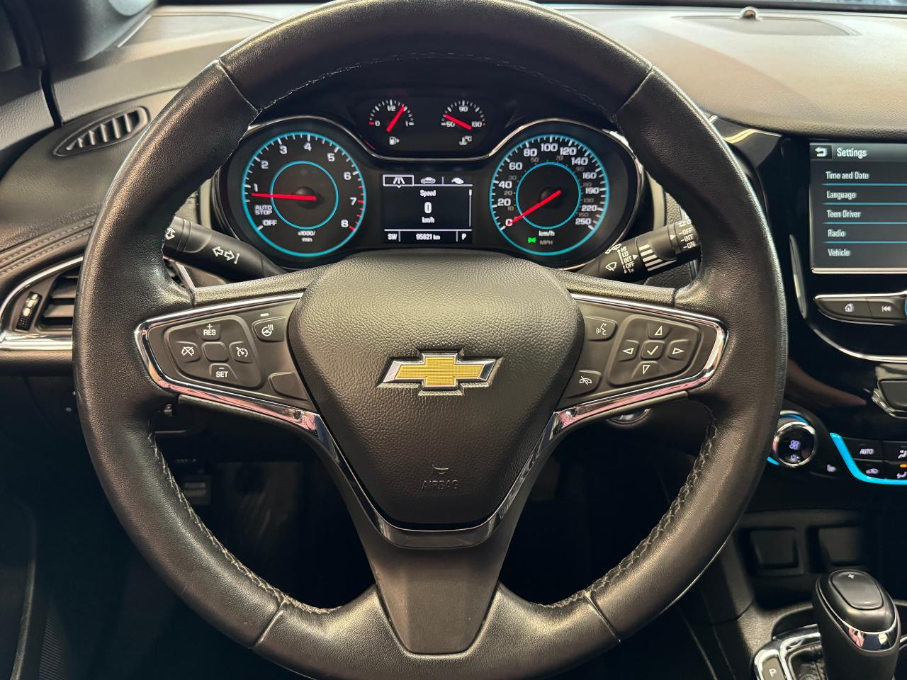 2018 Chevrolet Cruze Premier+Leather+New Tires+Brakes+CLEAN CARFAX - Photo #11