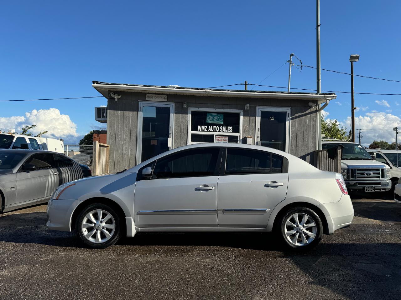 2010 Nissan Sentra 2.0 S Photo4