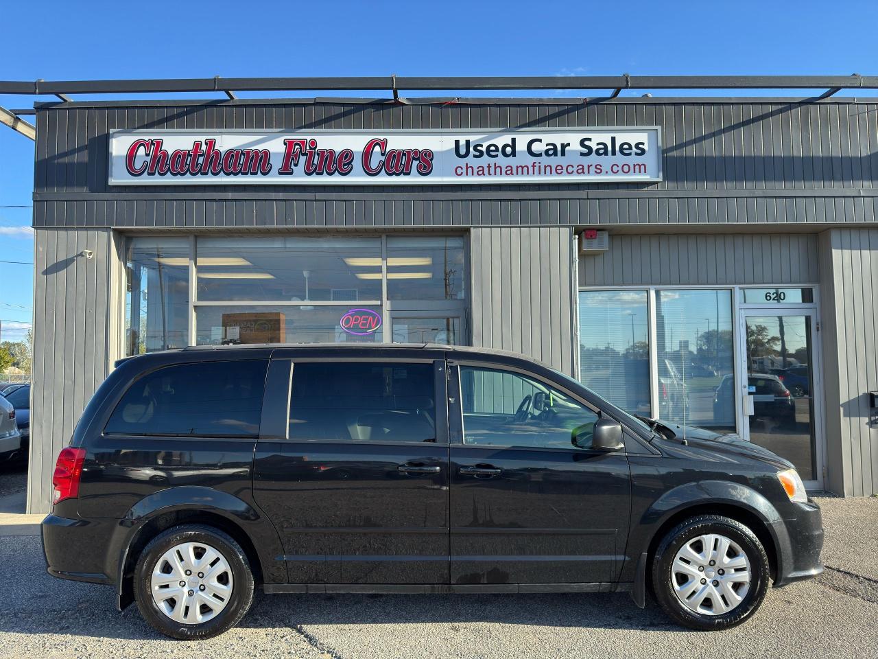 2014 Dodge Grand Caravan SXT Photo2