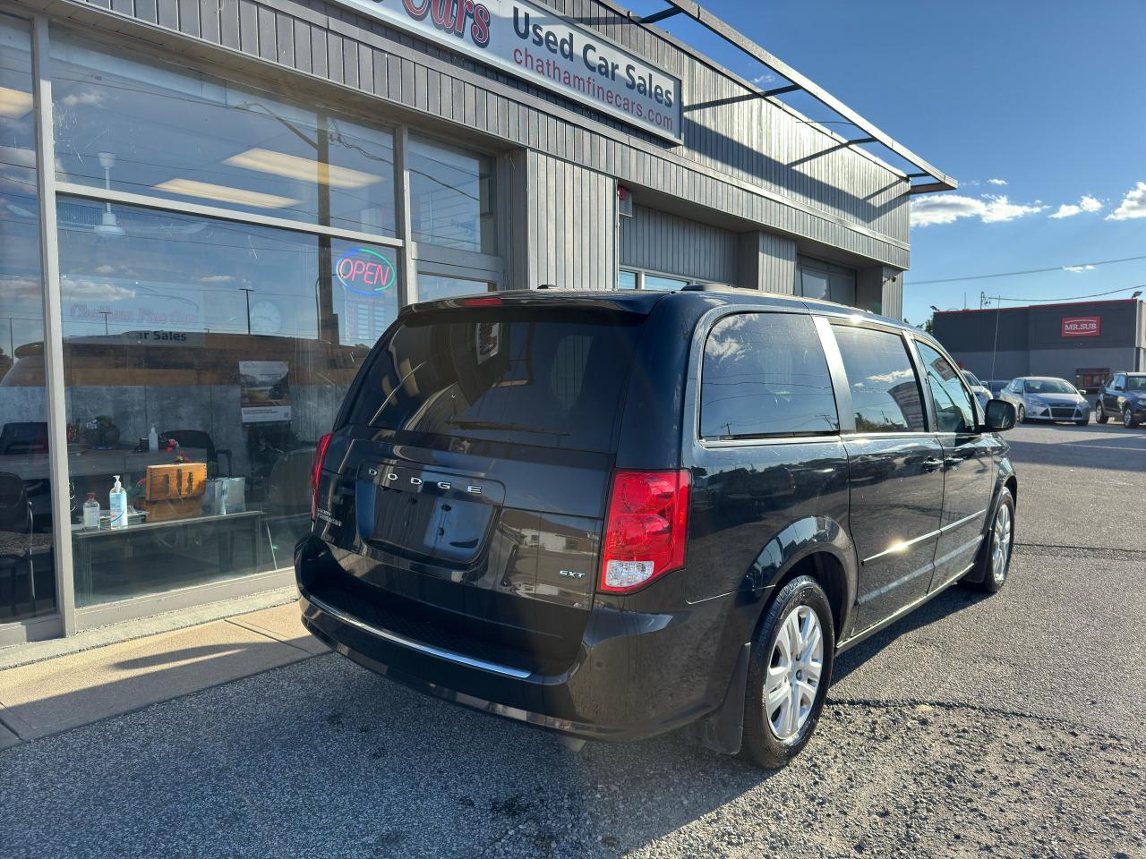 2014 Dodge Grand Caravan SXT Photo4