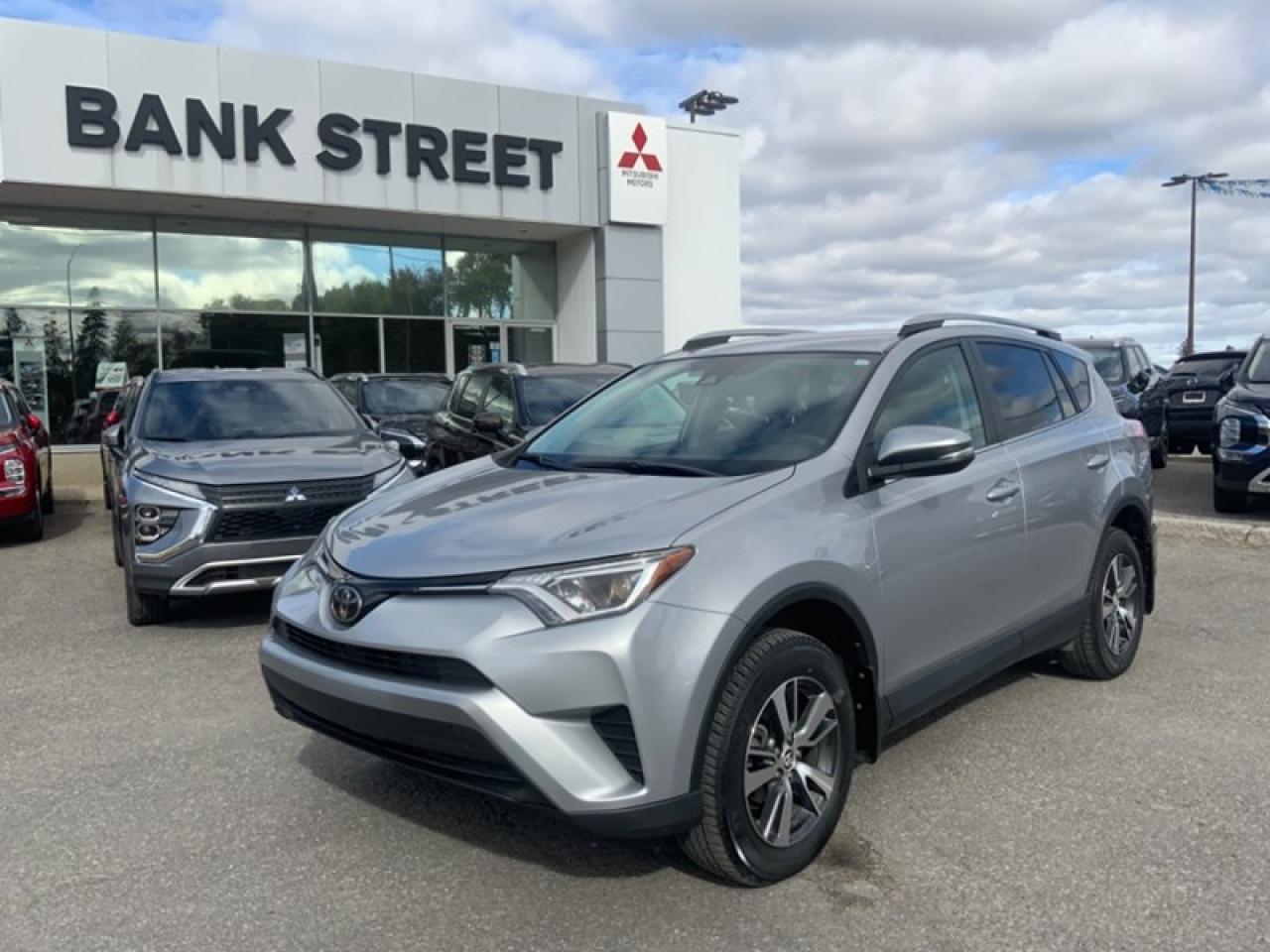 Used 2018 Toyota RAV4 AWD LE for sale in Gloucester, ON