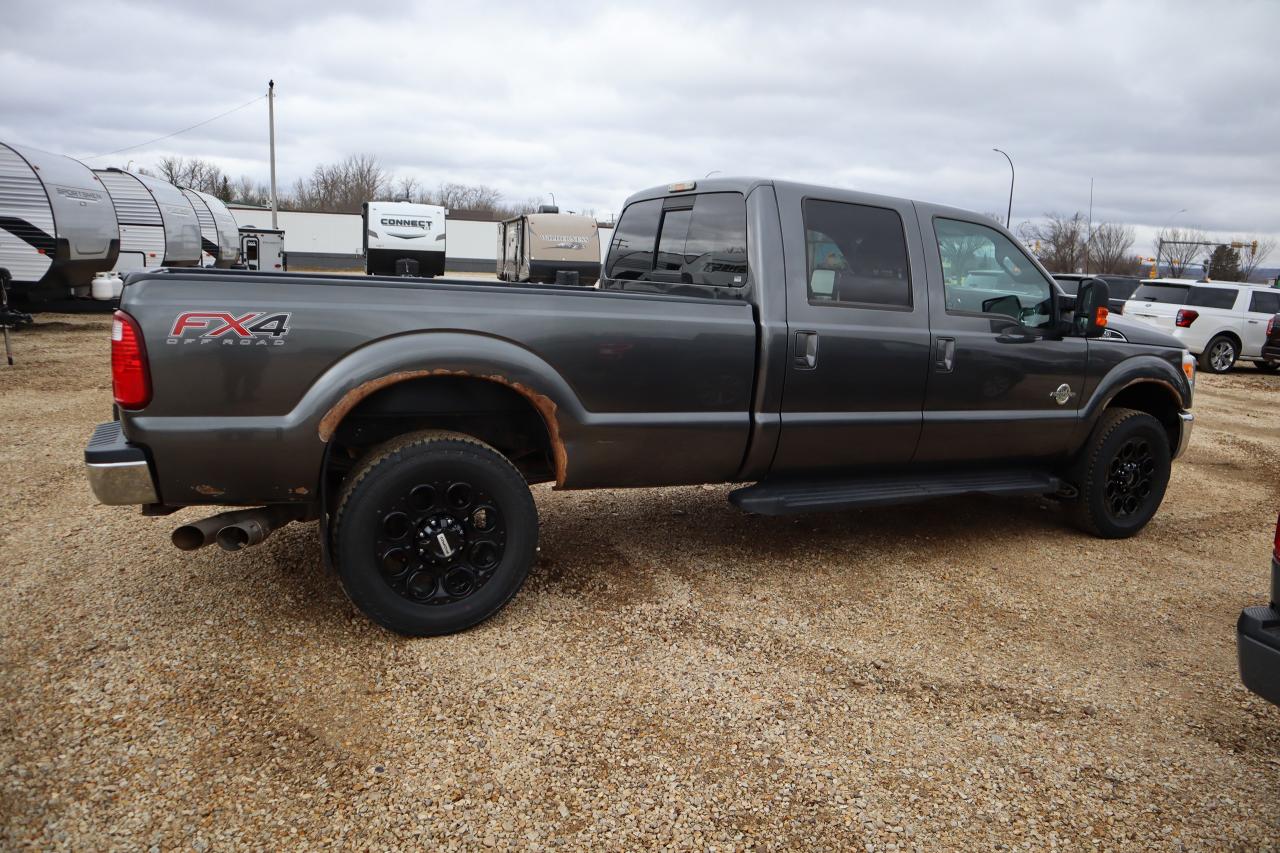 2016 Ford F-350 Super Duty SRW Lariat Photo