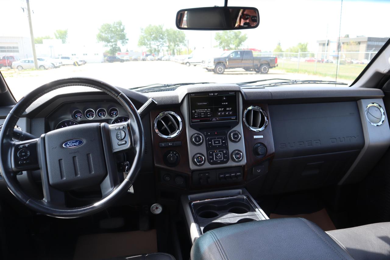 2016 Ford F-350 Super Duty SRW Lariat Photo5