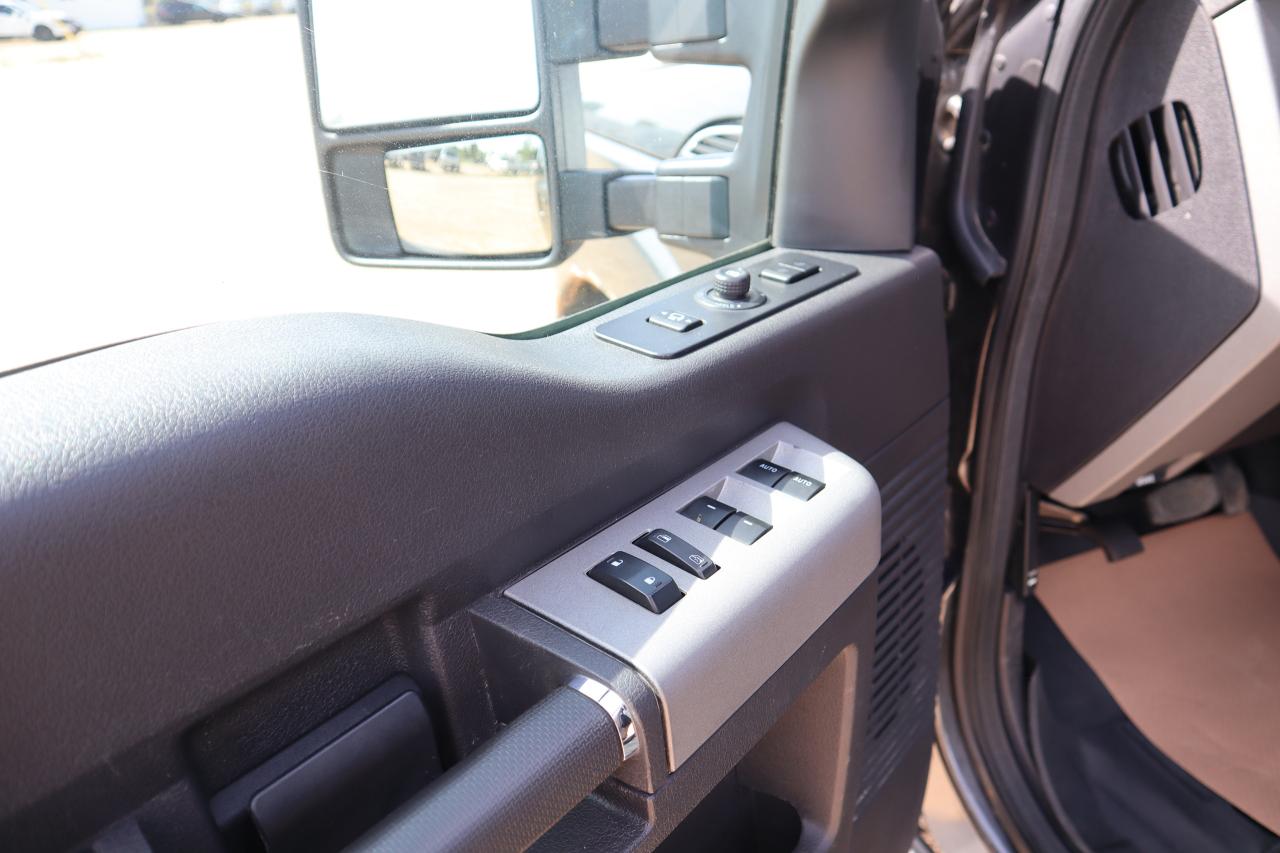 2016 Ford F-350 Super Duty SRW Lariat Photo5