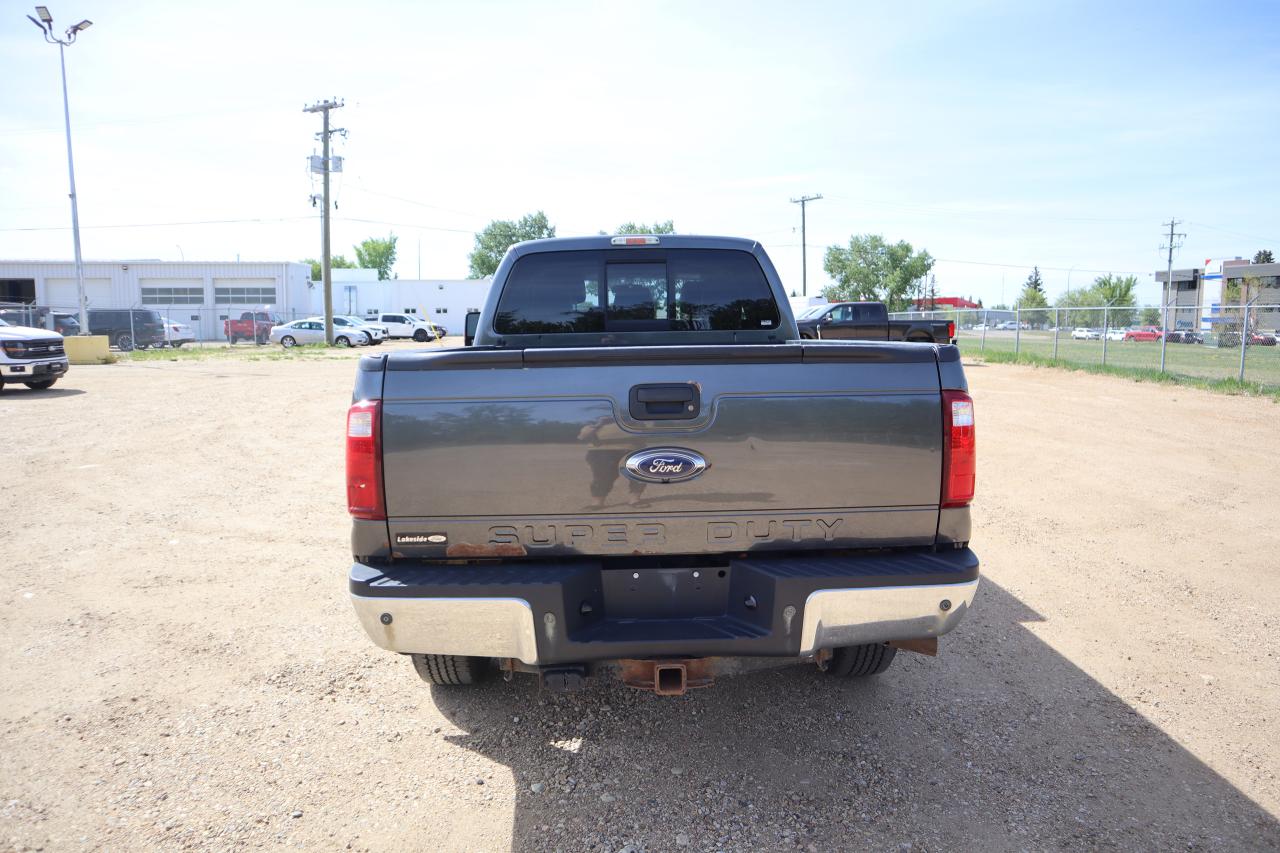 2016 Ford F-350 Super Duty SRW Lariat Photo4