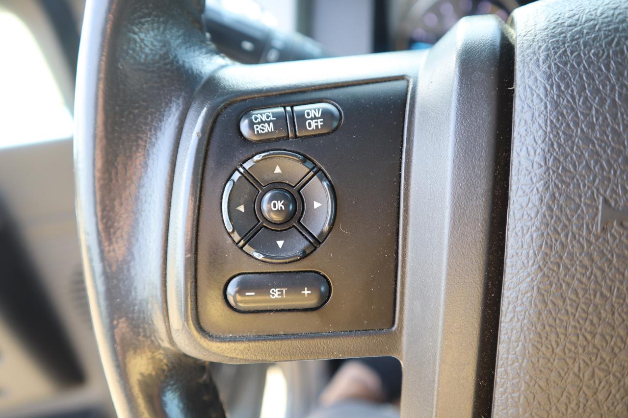 2016 Ford F-350 Super Duty SRW Lariat Photo5