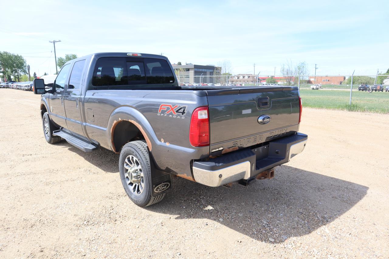 2016 Ford F-350 Super Duty SRW Lariat Photo3