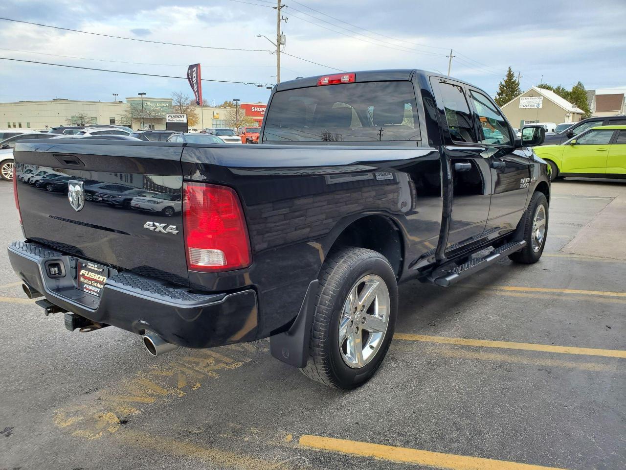 2017 RAM 1500 4WD"Express-TOW PKG-SAT.RADIO-SPRAY IN BEDLINER - Photo #5