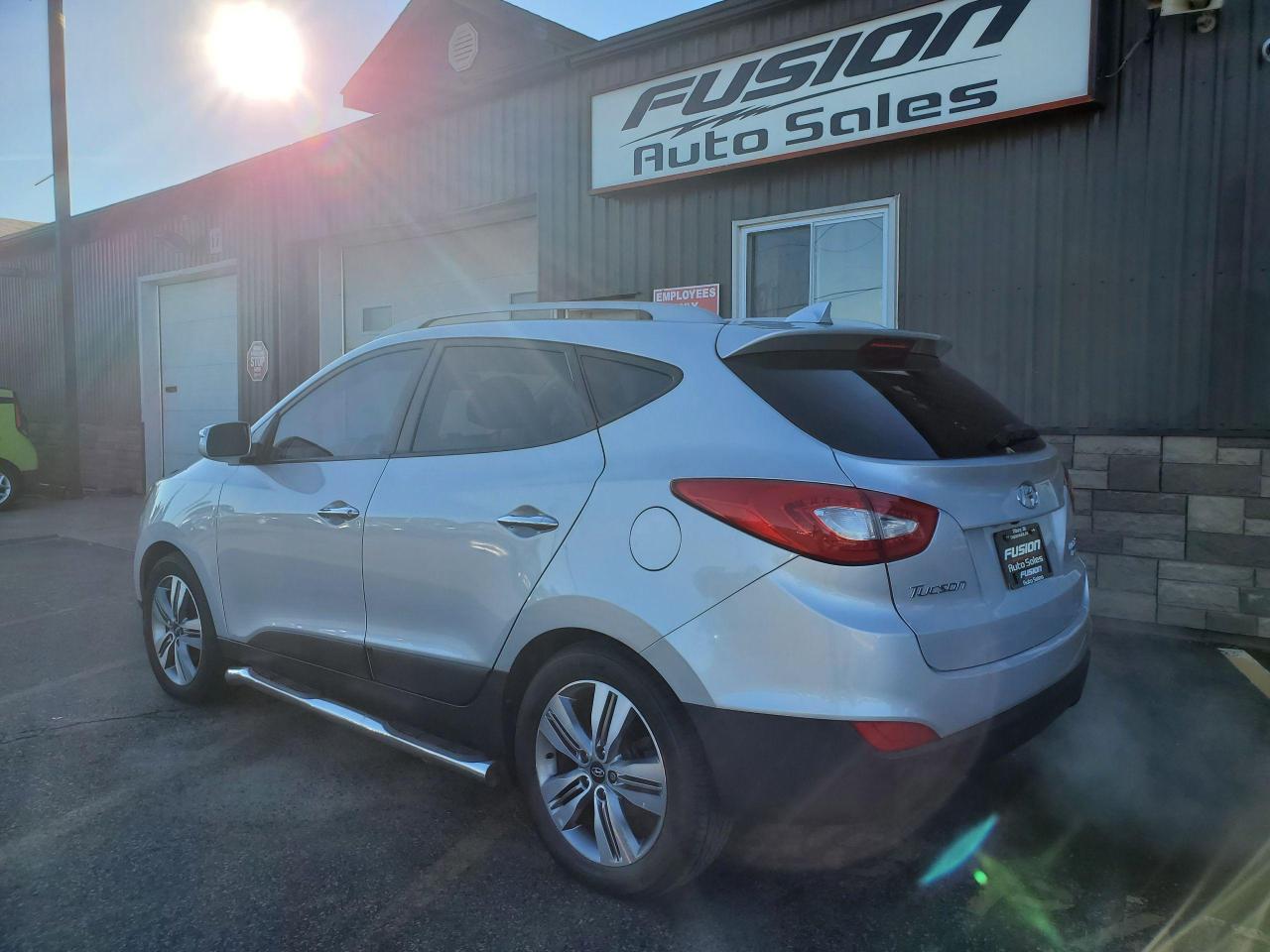 2015 Hyundai Tucson Limited-4x4-LEATHER-SUNROOF-NAVIGATION-HEATED SEAT - Photo #3