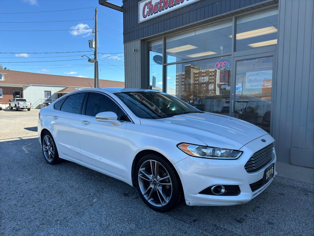 2016 Ford Fusion Titanium Photo2