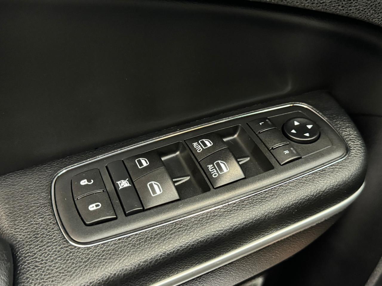 2019 Chrysler 300 S+New Brakes+Adaptive Cruise+BSM+CLEAN CARFAX - Photo #56