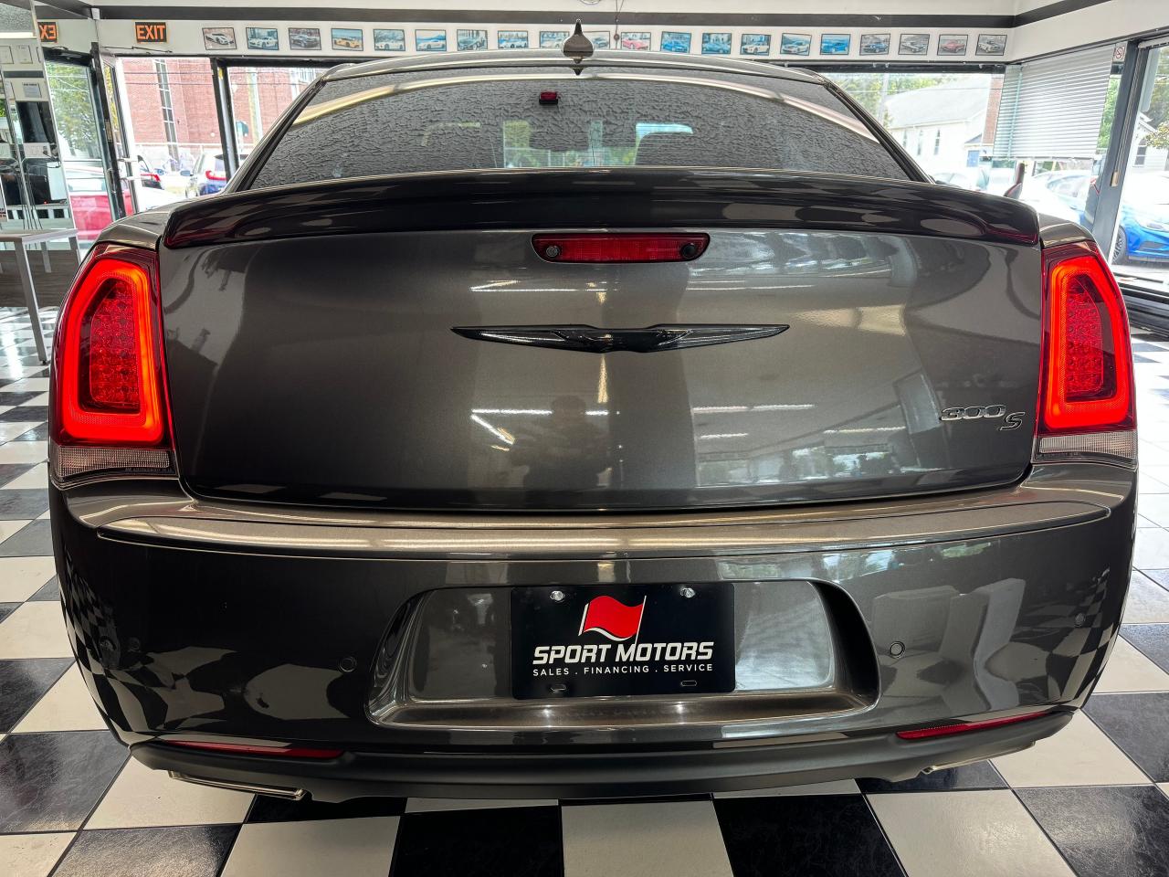 2019 Chrysler 300 S+New Brakes+Adaptive Cruise+BSM+CLEAN CARFAX - Photo #10