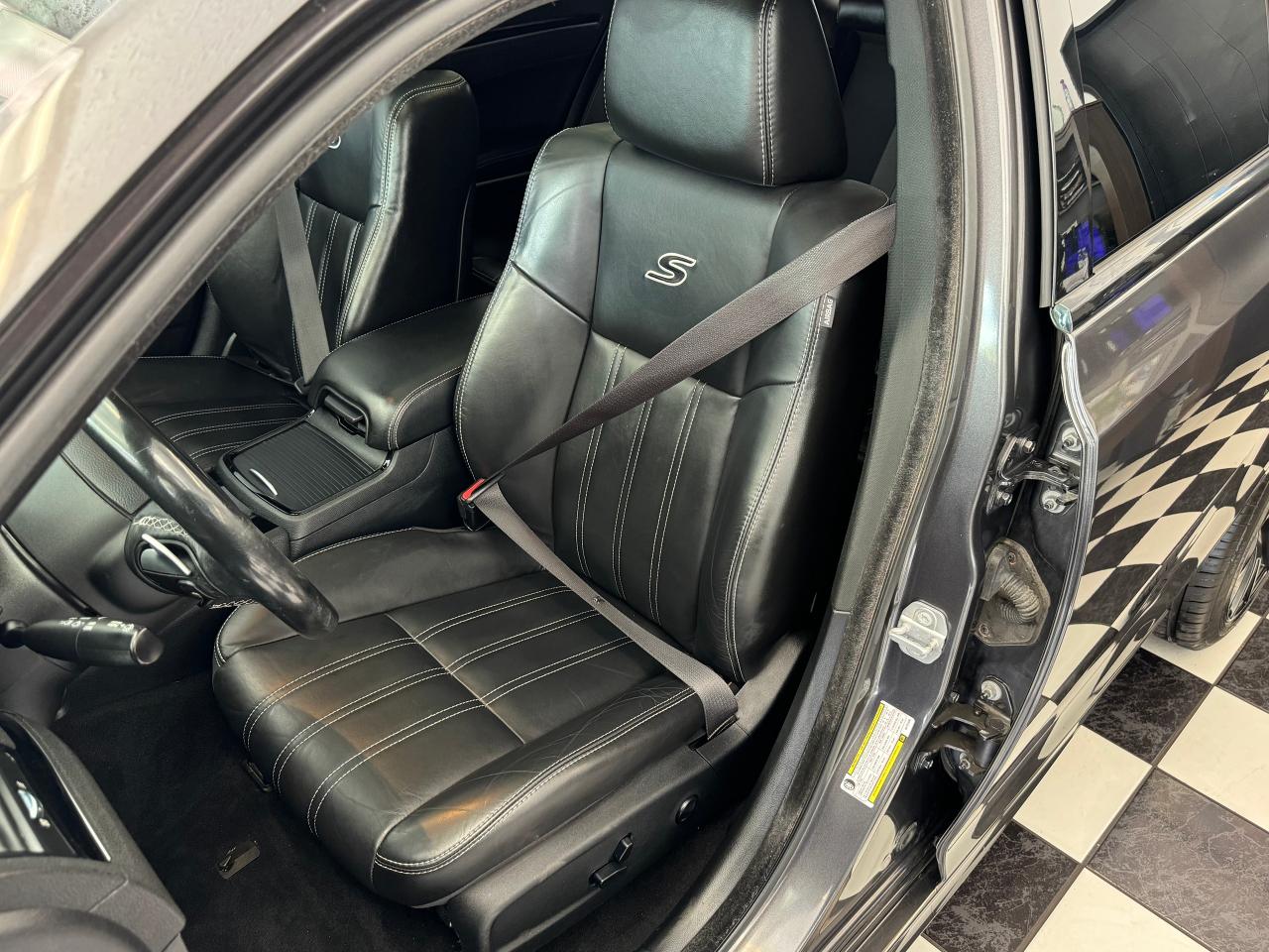 2019 Chrysler 300 S+New Brakes+Adaptive Cruise+BSM+CLEAN CARFAX - Photo #24