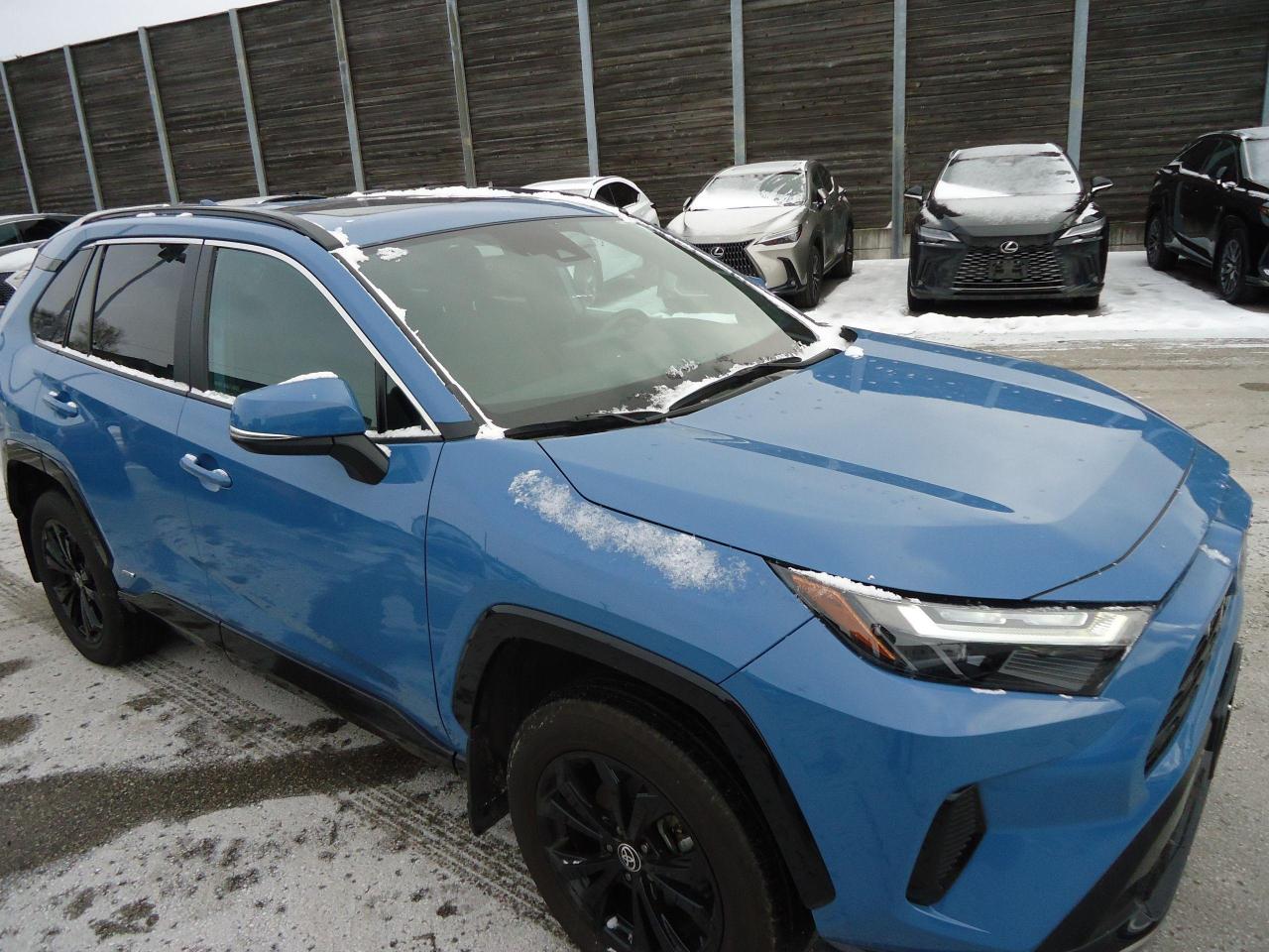 2022 Toyota RAV4 Hybrid SE AWD - Photo #4
