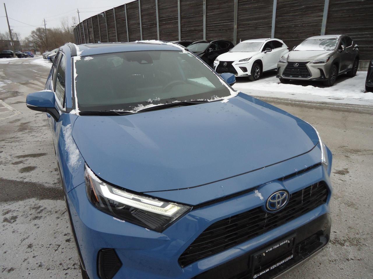 2022 Toyota RAV4 Hybrid SE AWD - Photo #5