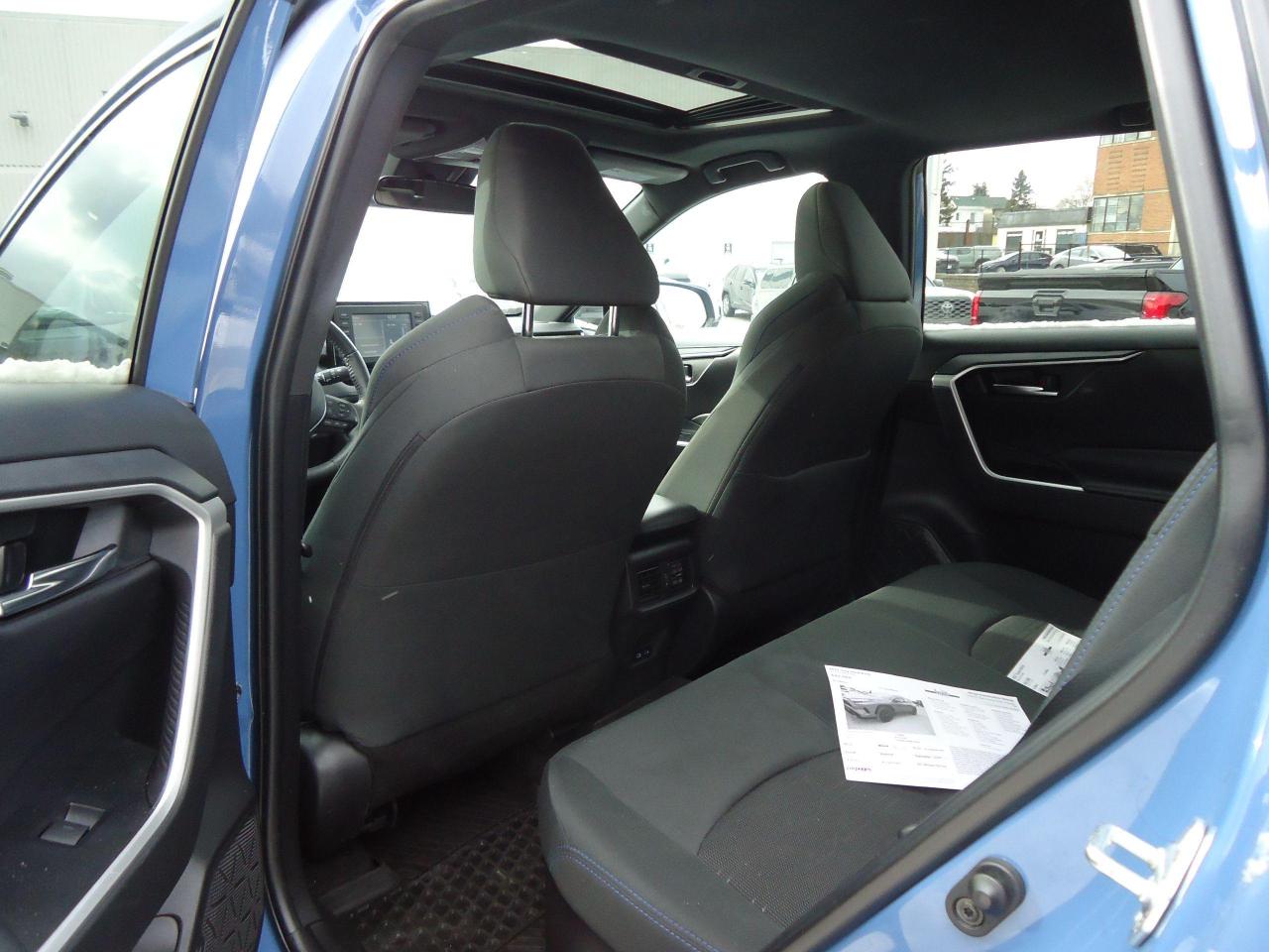 2022 Toyota RAV4 Hybrid SE AWD - Photo #10