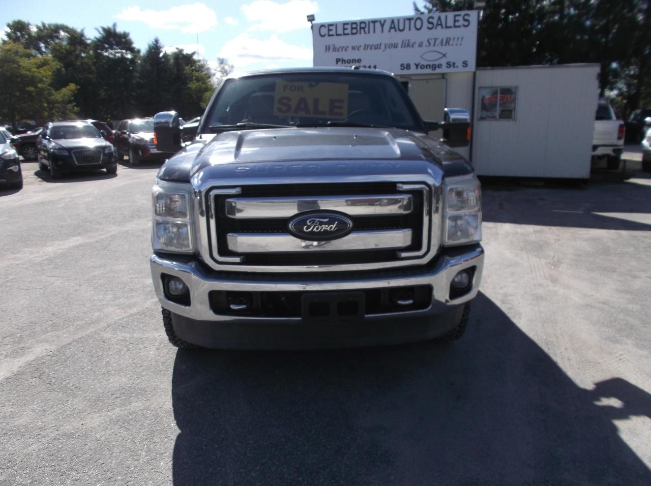 2011 Ford F-250 4X4 SUPPER DUTY 4 D00R LARIAT - Photo #2