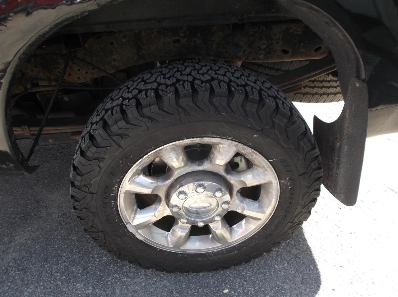 2011 Ford F-250 4X4 SUPPER DUTY 4 D00R LARIAT - Photo #10