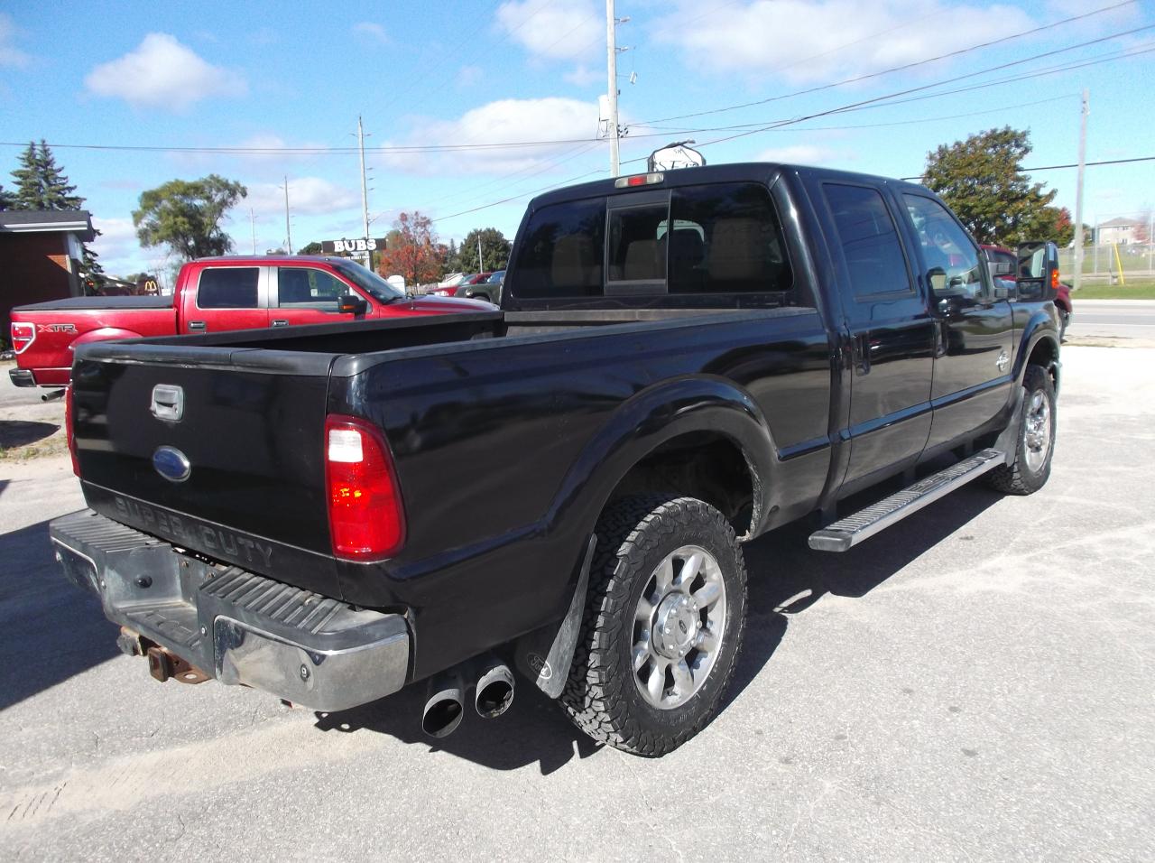 2011 Ford F-250 4X4 SUPPER DUTY 4 D00R LARIAT - Photo #5