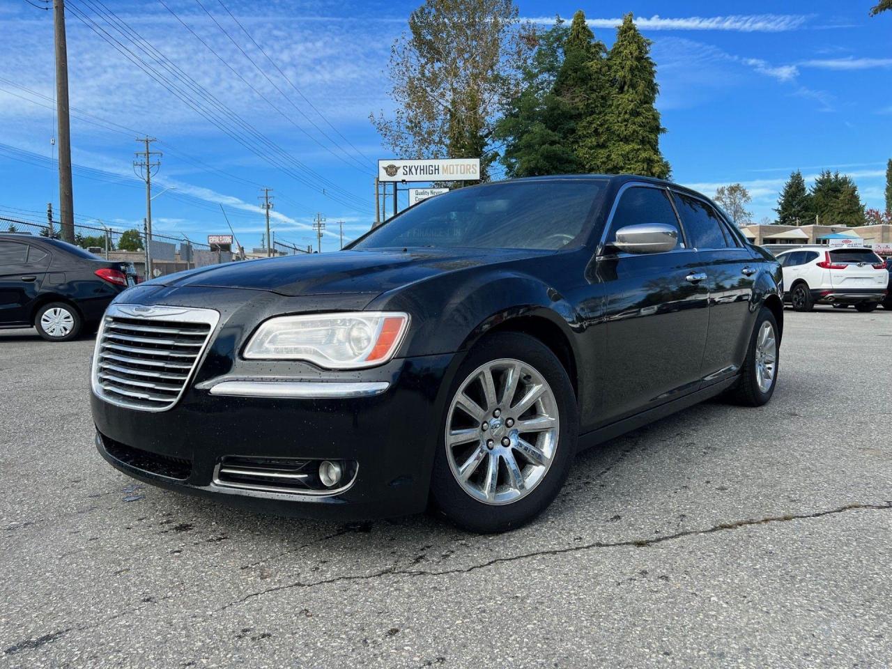 2013 Chrysler 300  - Photo #2