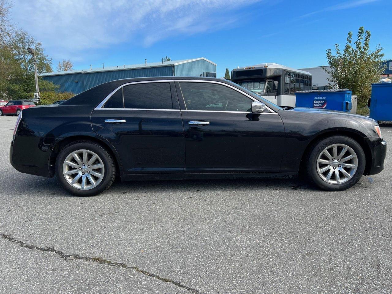 2013 Chrysler 300  - Photo #7