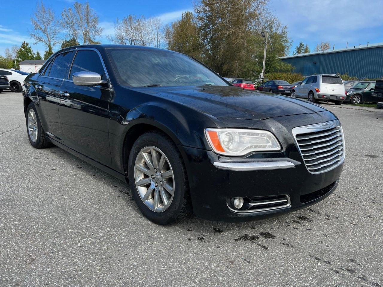 2013 Chrysler 300  - Photo #8