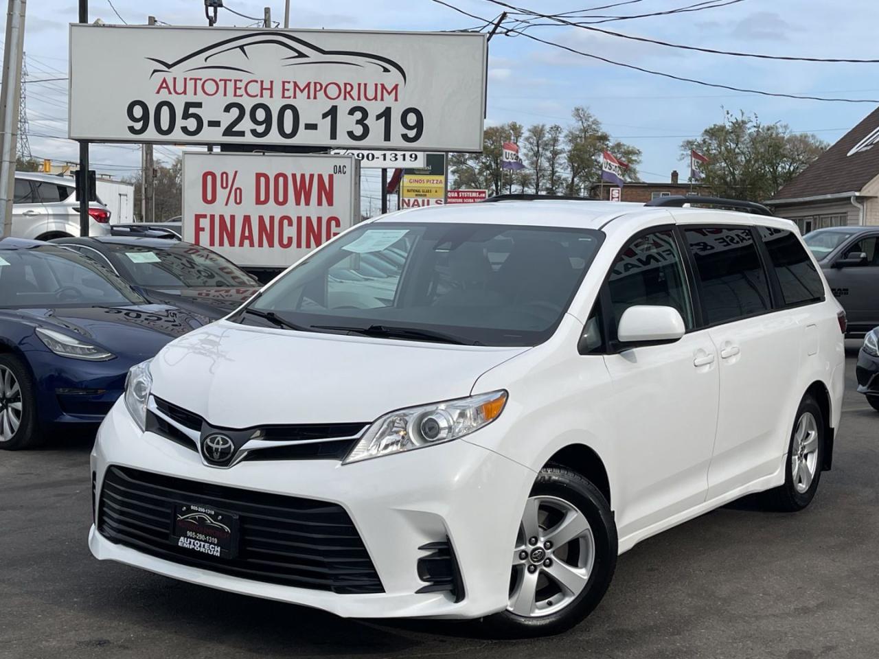 Used 2019 Toyota Sienna LE / 8 PASS / Tri Zone Climate / Navi for sale in Mississauga, ON