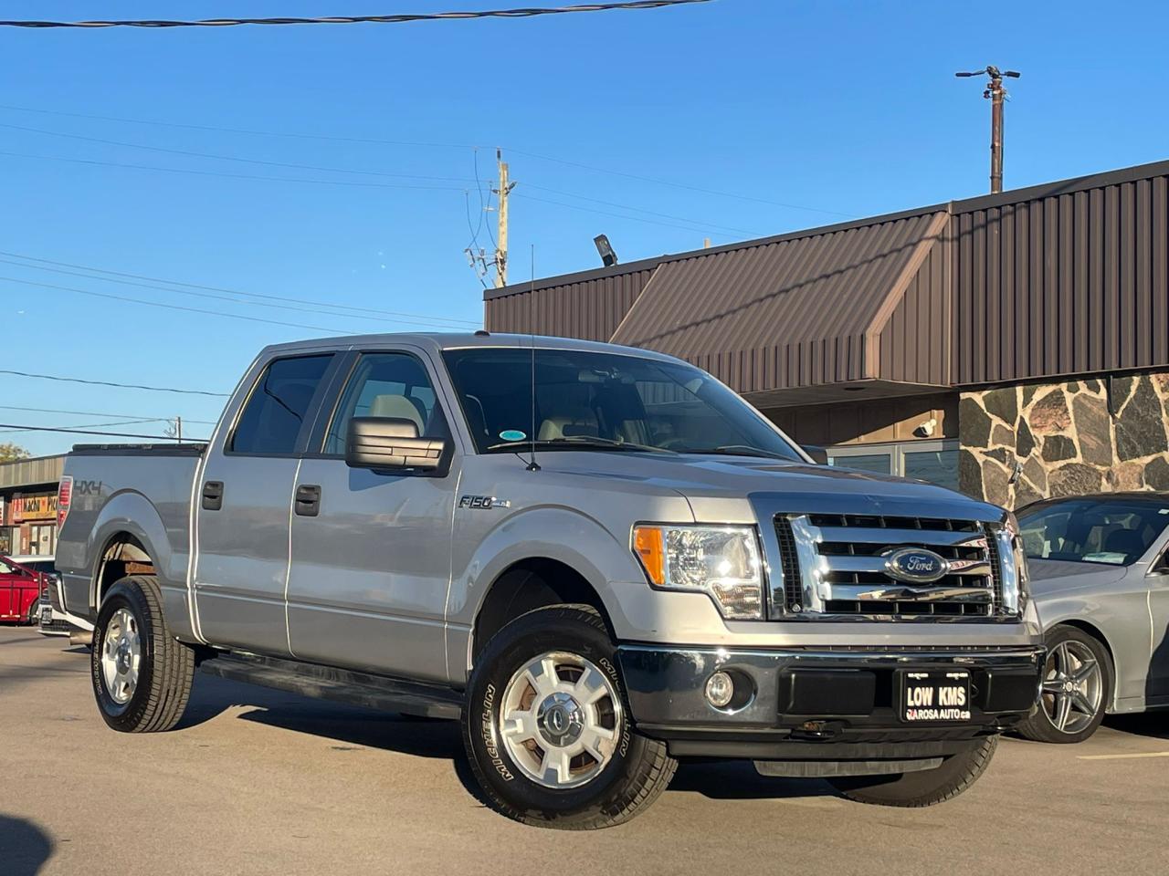 2010 Ford F-150 4WD 4.6L V8 SuperCrew 145" XLT LOW KM