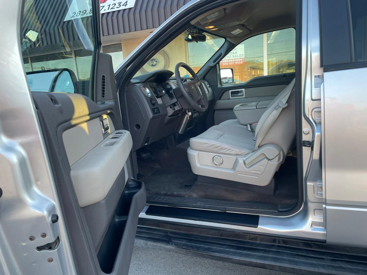 2010 Ford F-150 4WD 4.6L V8 SuperCrew 145" XLT LOW KM - Photo #11