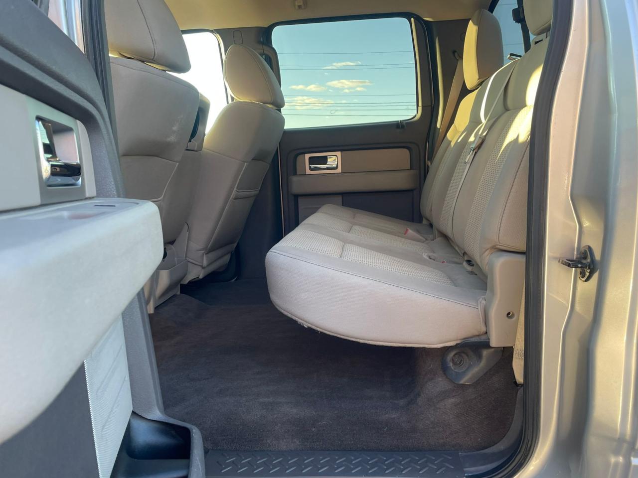 2010 Ford F-150 4WD 4.6L V8 SuperCrew 145" XLT LOW KM - Photo #14