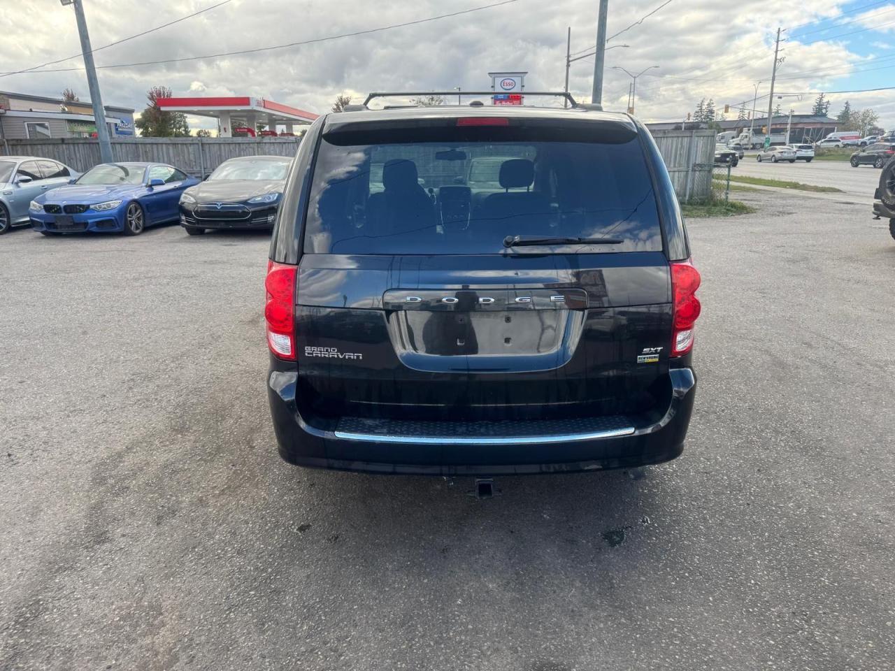 2017 Dodge Grand Caravan SXT, STOW N GO, ONLY 191KMS, CERTIFIED Photo3