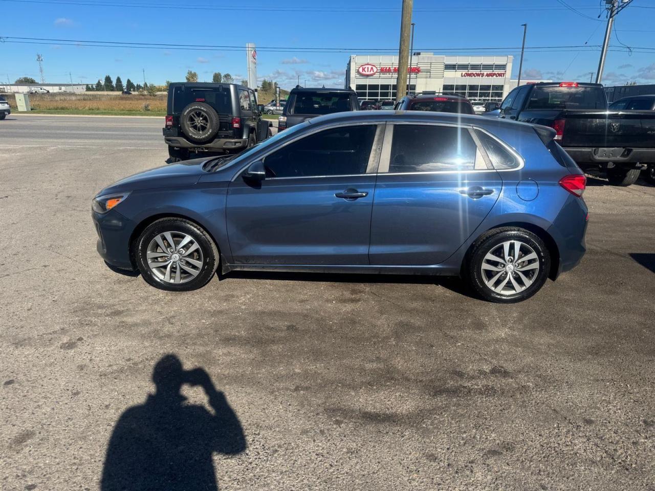 2018 Hyundai Elantra GT GL, LOADED, 4 CYLINDER, HATCHBACK, CERTIFIED - Photo #2