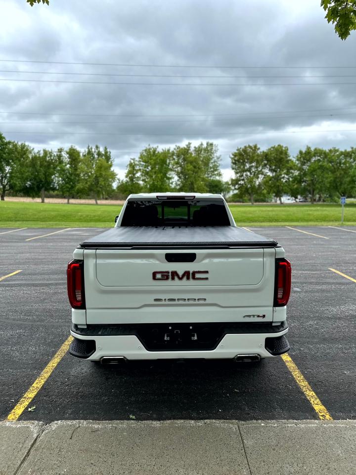 2022 GMC Sierra 1500 AT4 - Photo #9