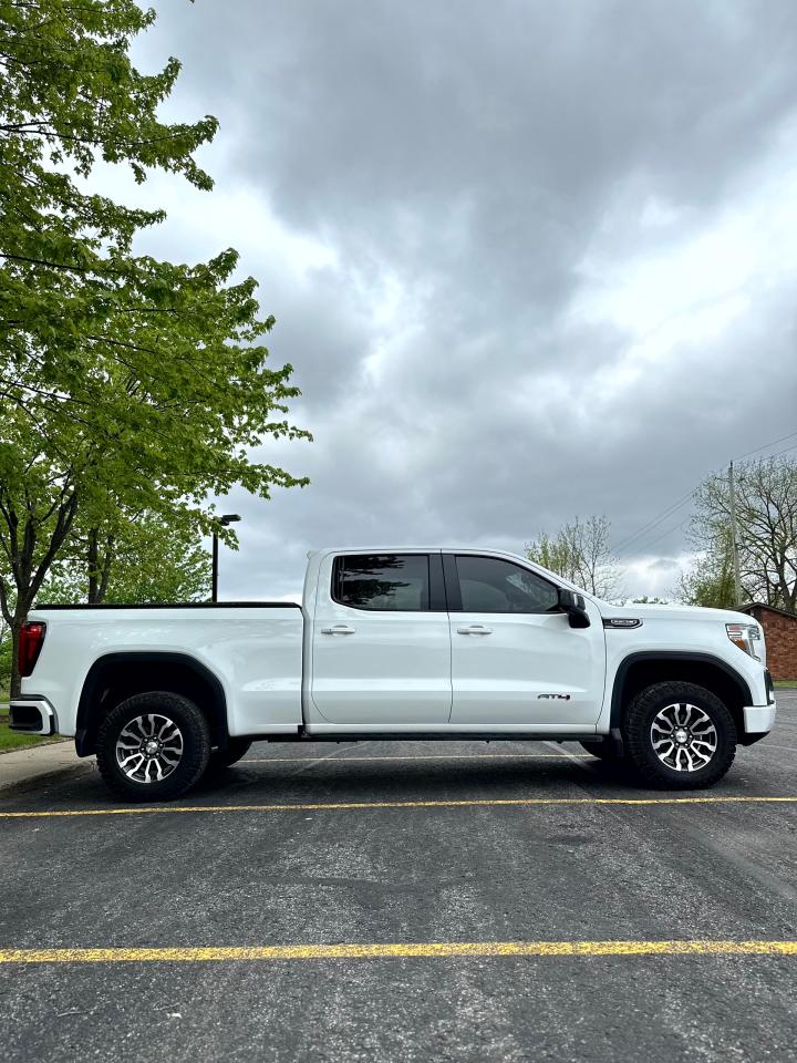 2022 GMC Sierra 1500 AT4 - Photo #4