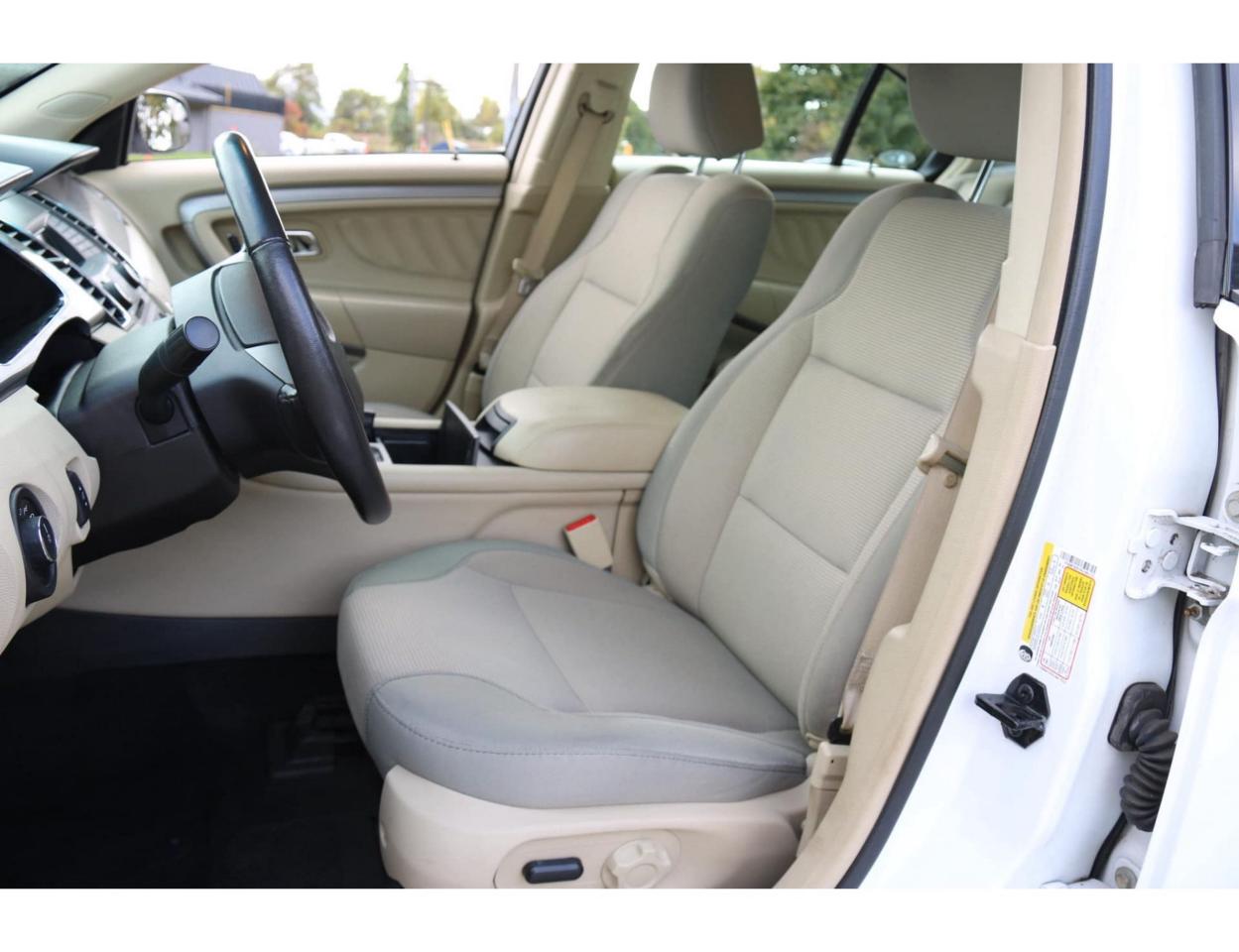 2015 Ford Taurus SEL FWD - Photo #13
