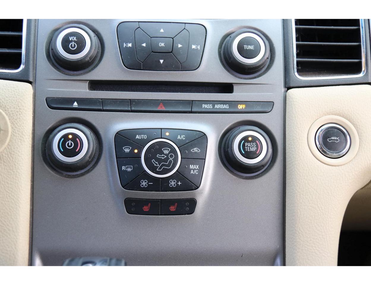 2015 Ford Taurus SEL FWD - Photo #21