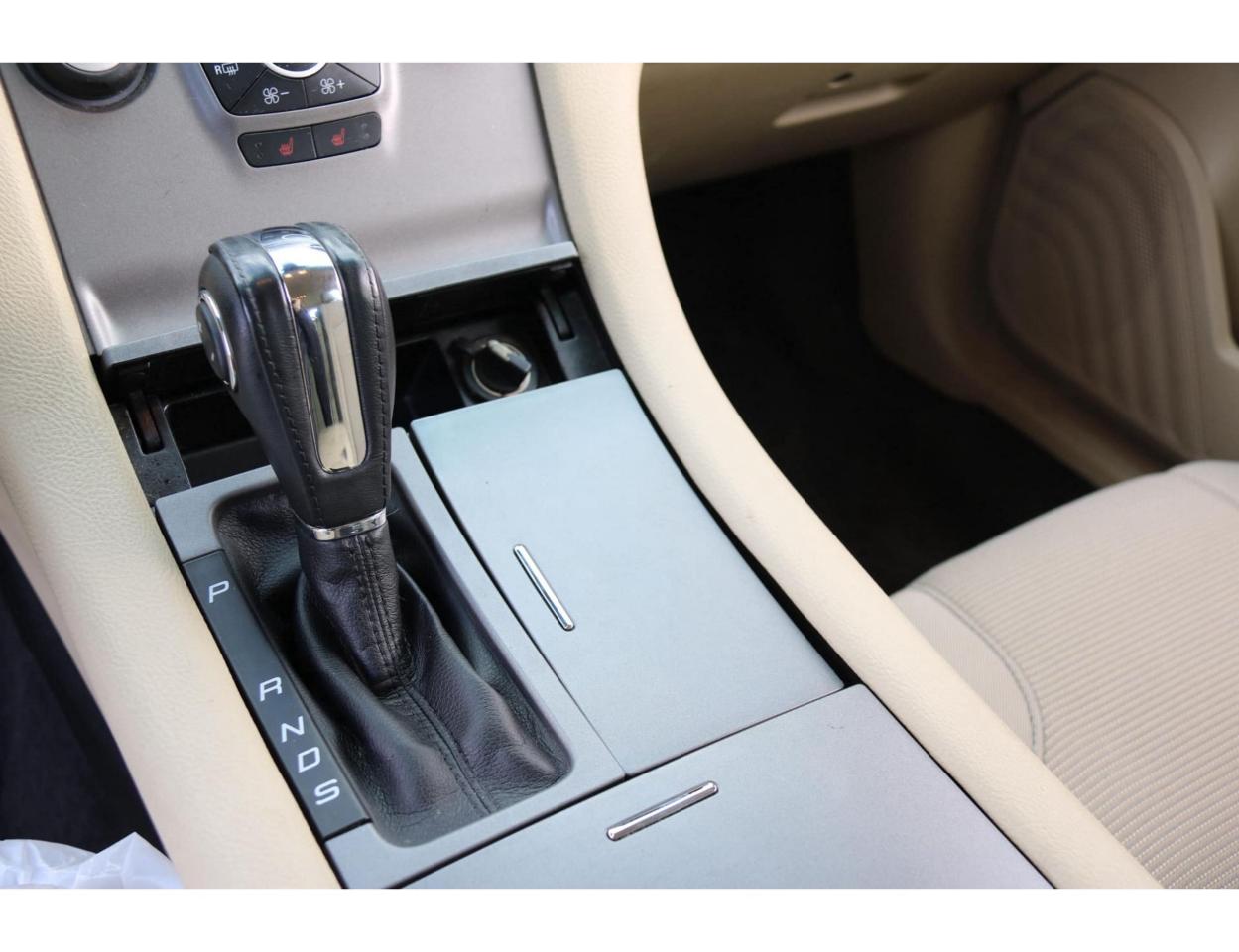 2015 Ford Taurus SEL FWD - Photo #22
