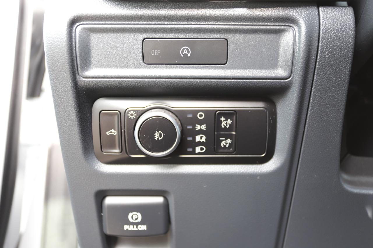 2025 Ford F-150 XLT 4WD SuperCrew 5.5' Box Photo5