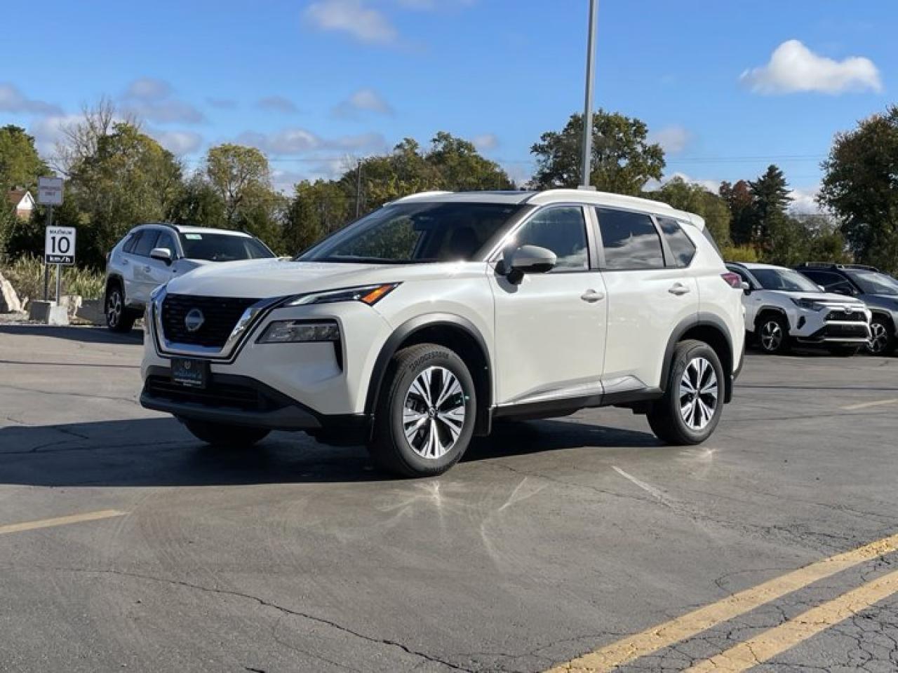 Used 2022 Nissan Rogue SV  AWD, Panoramic Sunroof, Heated Seats, Adaptive Cruise, Rear Camera, Bluetooth, Power Seat for sale in Guelph, ON