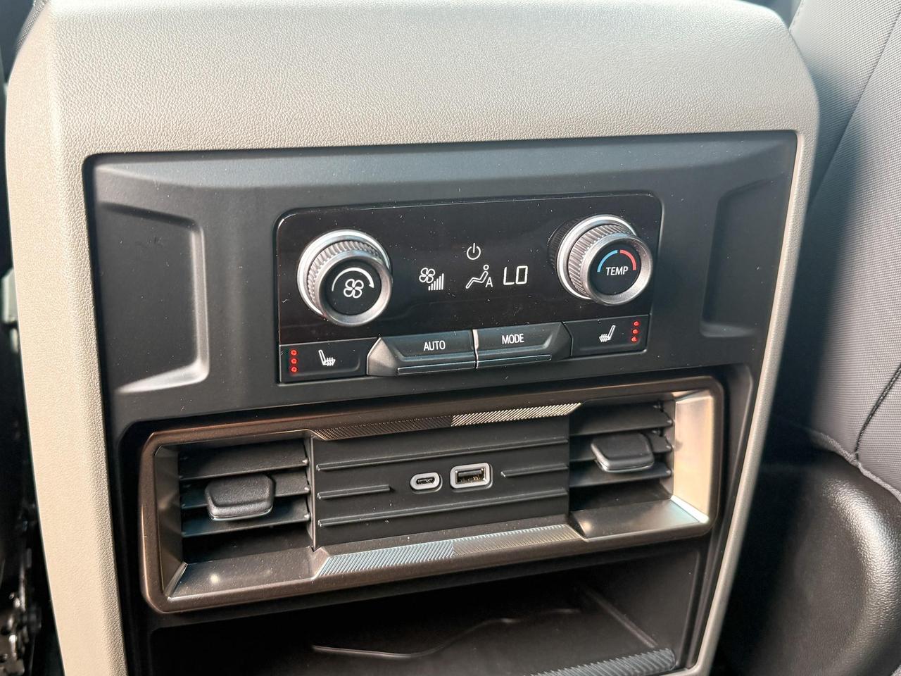 2025 GMC HUMMER EV SUV 3X FULLY ELECTRIC WITH REMOTE START/ENTRY, HEATED SEATS, HEATED STEERING WHEEL, VENTILATED SEATS, INFINITY ROOF, SUPER CRUISE, HITCH GUIDANCE, HD SURROUND VISION Photo